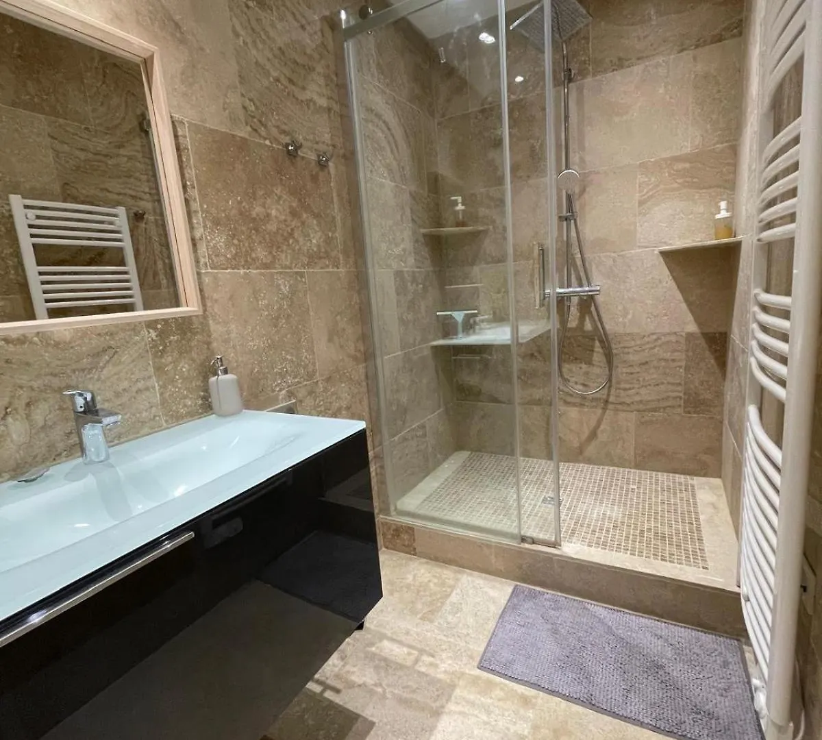 Apartment Plaisir Cotier Coeur De Bandol T3, Clim, 50M Mer